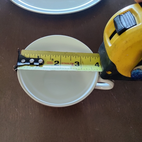 4 pc Kaysons Fine China Golden Rhapsody dinner set - Picture 3 of 11